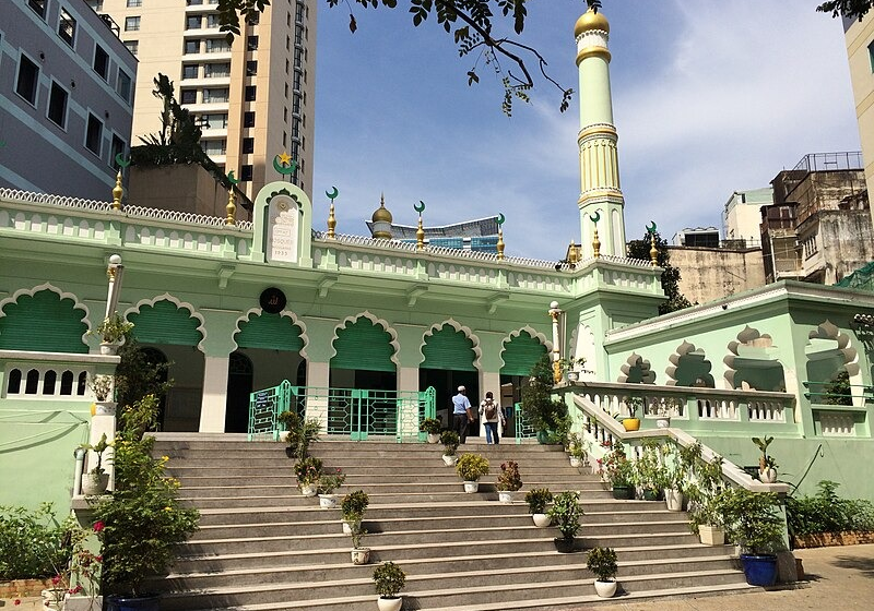 Mengunjungi Masjid Agung Saigon di HCMC